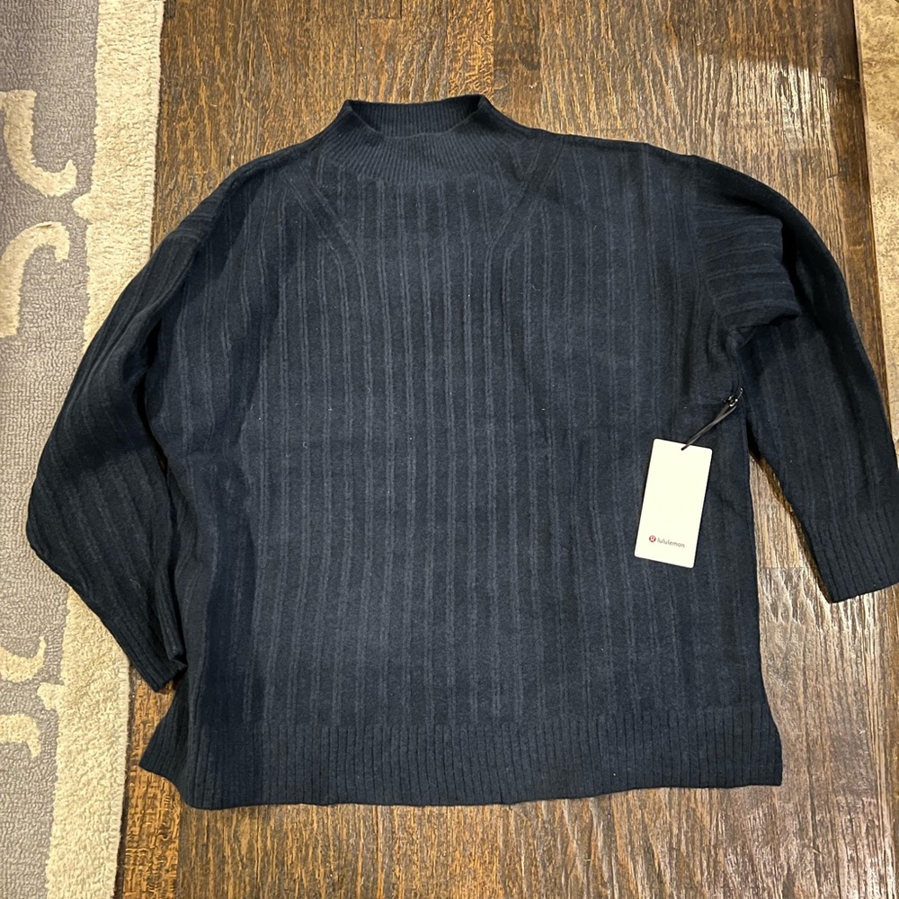 Lululemon Women’s Twin Rib Turtleneck True Navy Sweater NWT Size 20
